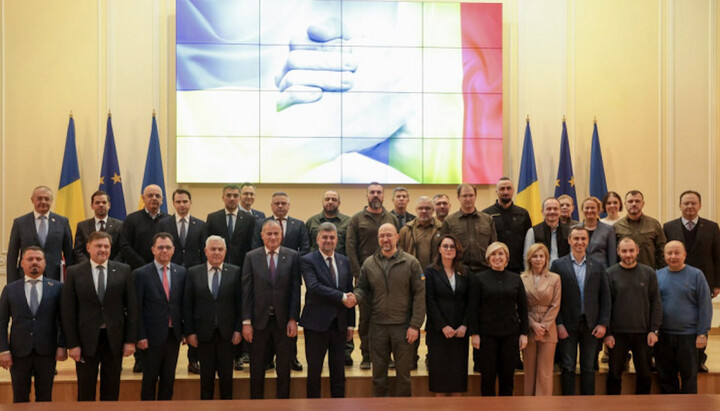 Українські та румунські політики. Фото: kmu.gov.ua