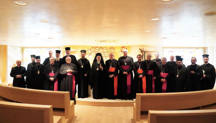 Ο Πατριάρχης Βαρθολομαίος με τους επισκόπους της Ρ/Καθ. Εκκλησίας της Ισπανίας. Φωτογραφία: orthodoxia.info