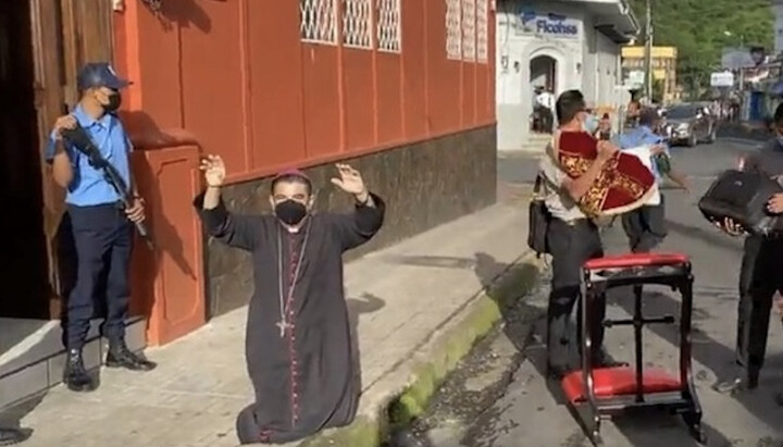 Власти Никарагуа задерживают католического священника. Фото: kath.net