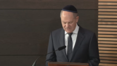 Канцлер Німеччини вдягнув кіпу й виступив на відкритті синагоги