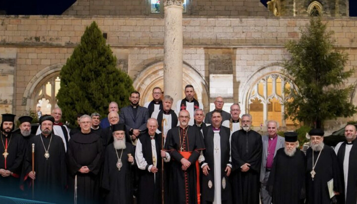 Патріарх Феофіл і представники християнських церков Святої Землі. Фото: jerusalem-patriarchate.info