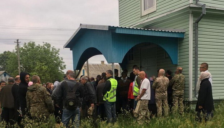 UOC temple seizure in the village of Ivanychy, Rivne region. Photo: UOJ