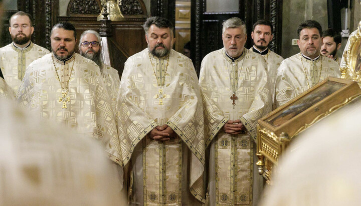 Священники Молдовы, перешедшие в Румынский Патриархат. Фото: mitropoliabasarabiei.md