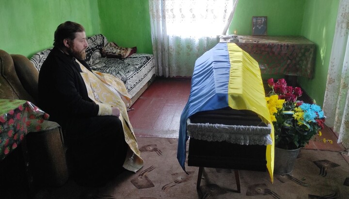 Брат протоієрея Олександра Демчика віддав життя, захищаючи Україну. Фото: сторінка Чернівецько-Буковинської єпархії УПЦ у Facebook
