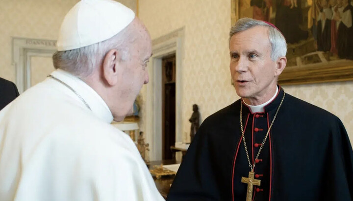 Папа римский и Джозеф Стрикленд. Фото: infovaticana.com