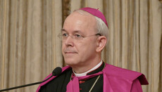 Επίσκοπος Ρ/Καθ. Εκκλησίας κατηγόρησε τον Πάπα για δίωξη καθολικών πιστών