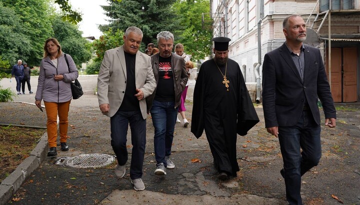 Oleksandr Tkachenko, Avrahamiy Lotysh and Maksym Ostapenko at the Kyiv-Pechersk Lavra. Photo: t.me/otkachenkokyiv
