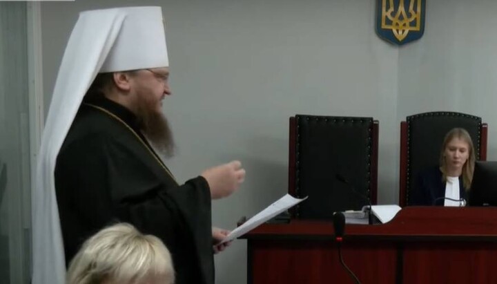 Metropolitan Feodosiy of Cherkasy and Kaniv in court. Photo: a video screenshot of Channel 5 