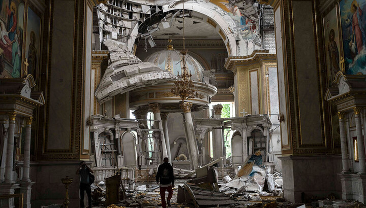 Преображенський собор УПЦ в Одесі після російського обстрілу. Фото: Jae C. Hong/AP