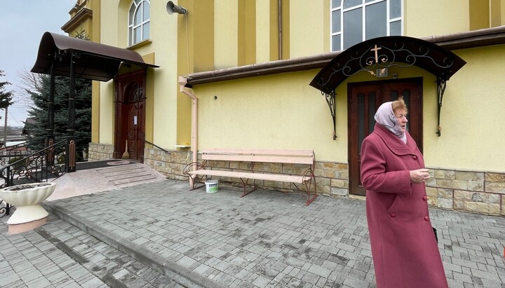 The UGCC collects church debts from its parishioners. Photo: Informant