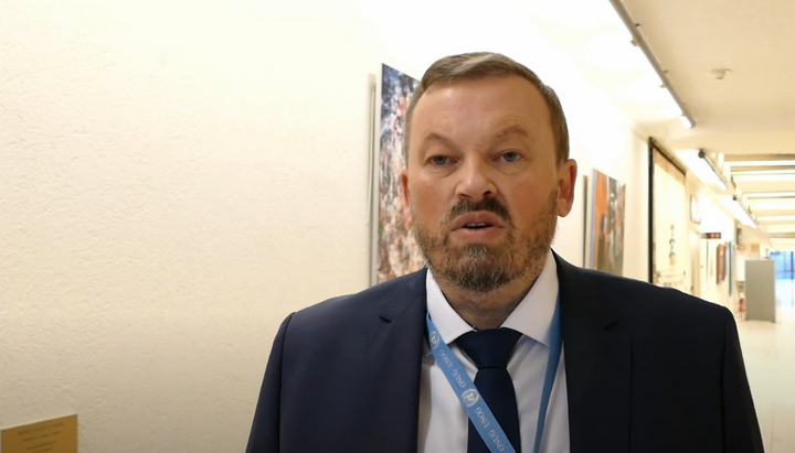 Επικεφαλής της «Public Advocacy» Ολέγκ Ντενίσοφ. Φωτογραφία: στιγμιότυπο οθόνης του καναλιού YouTube 