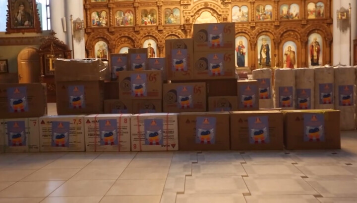 Гуманітарна допомога для воїнів ЗСУ від парафіян Ольгинського собору в Києві. Фото: скриншот відео сторінки собору у Facebook