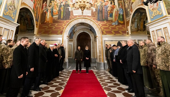 Чета Зеленских молится в Лавре. Фото: сайт ОП