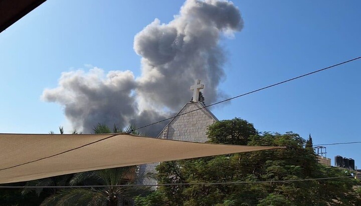 Удар по католическому храму Святого Семейства в Газе. Фото: Аcnuk