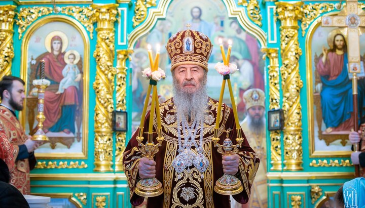 Блаженніший Митрополит Онуфрій служить літургію у Києво-Печерській лаврі. Фото: news.church.ua