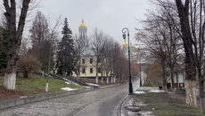 Kyiv Lavra monk shows how monastery blocked by authorities looks like