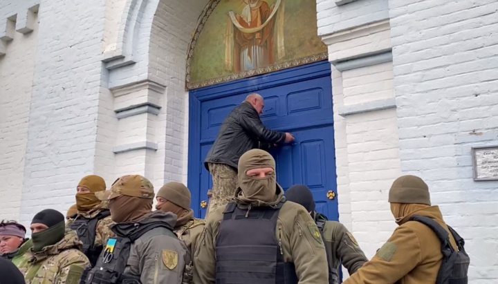 Seizure of the Holy Protection Church in Chechelievka. Photo: spzh.news