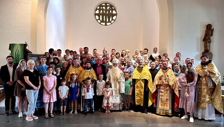 The community of the UOC parish of the Synaxis of the Twelve Apostles in Stuttgart. Photo: the parish's Facebook page