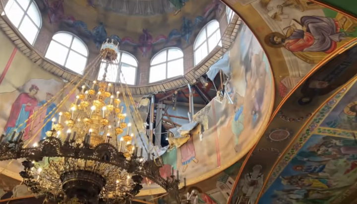 Поврежденный купол Сретенского храма Одессы. Фото: скриншот ютуб-канала «Жизнерадостный Дьяк»