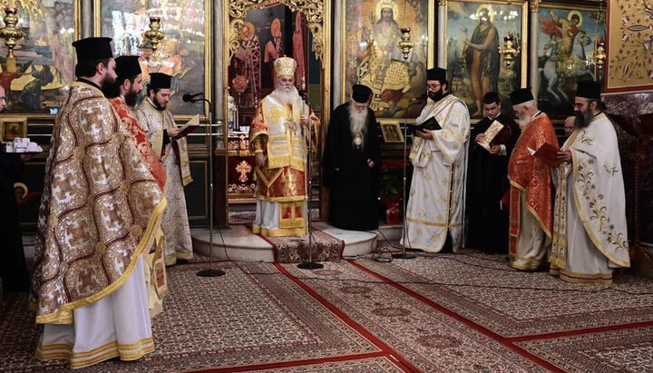 Митрополит Ієронім (у центрі) Фото: orthodoxianewsagency