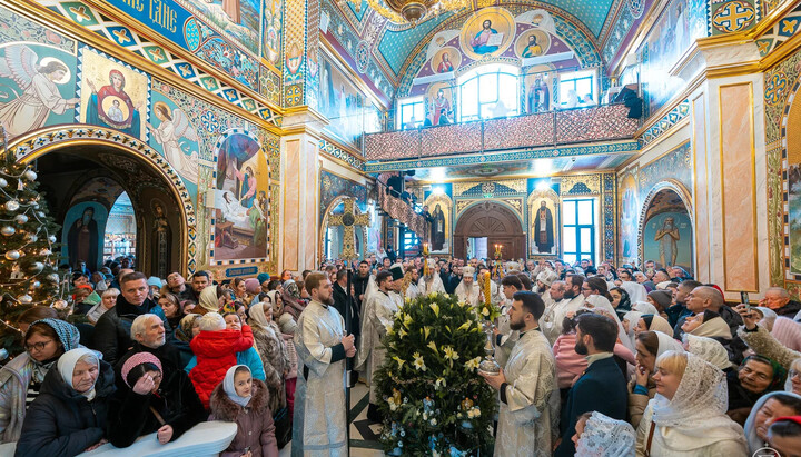 Χριστουγεννιάτικη Θ. Λειτουργία στον Ιερό Ναό οσίου Αγαπίου της Λαύρας των Σπηλαίων. Φωτογραφία: UOC