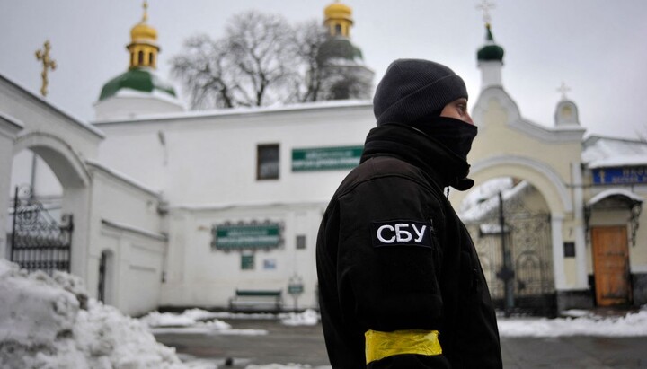 An SBU officer in the Kyiv-Pechersk Lavra. Photo: gettyimages.com