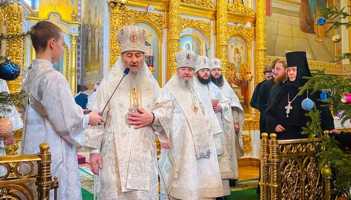 Предстоятель УПЦ возглавил богослужение в Зимненском монастыре