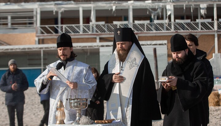 The rite of the Great Blessing of Waters on the Black Sea shore in Odesa. Photo: facebook.com/iliyamonastery