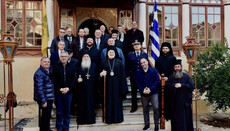 Elpidophoros praises Mount Athos monks for not criticising the Phanar