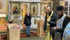 In Sokyriany, Chernivtsi region, representatives of OCU seize UOC church