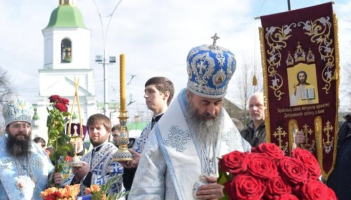 The Primate of the UOC honoured the memory of the fallen soldiers-internationalists. Photo: UOC