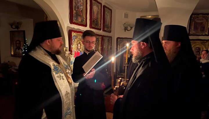 Архиепископ Спиридон и новопостриженный монах Дамиан. Фото: Telegram-канал «Покровське вікаріатство»