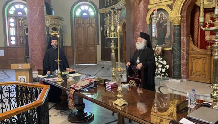 Ο Πατριάρχης Θεόδωρος πριν από τη συνεδρίαση της Ιεράς Συνόδου της Εκκλησίας της Αλεξάνδρειας. Φωτογραφία: orthodoxianewsagency.gr
