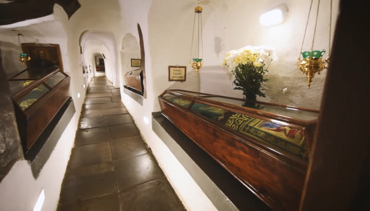 Reserve demands that Lavra hand over the relics of Caves saints