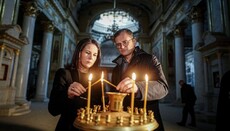 German and Ukrainian foreign ministers put candles in Odesa's Cathedral