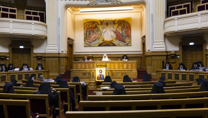 Συνεδρίαση της Ιεράς Συνόδου της Ρουμανικής Ορθόδοξης Εκκλησίας στο Μέγαρο του Πατριαρχείου. Φωτογραφία: basilica.ro
