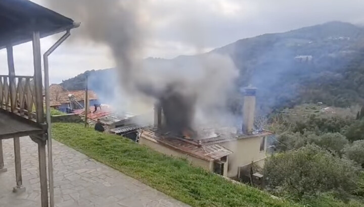 Fire in the cell of St Panteleimon. Photo: a screenshot of the YouTube channel Voria.gr