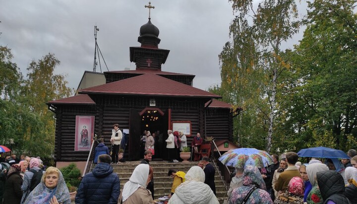 Parishioners of the Church of St Panteleimon in Vyshhorod unanimously testified their loyalty to the UOC and His Beatitude Onuphry. Photo: t.me/dozor_kozak1