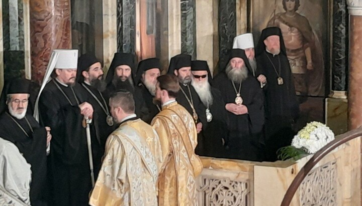 Dumenko și Zorea la slujba de înmormântare a Patriarhului Neofit.
