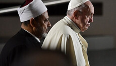 The Vatican calls on Muslims worldwide to condemn war as a phenomenon