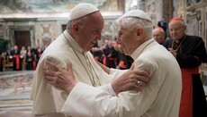 Ο Πάπας είπε ότι σκοπεύει να ηγείται της Εκκλησίας ισόβια