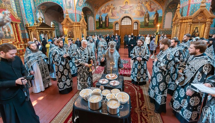 Блаженнейший совершил особый молебен с каноном великомученику Феодору Тирону. Фото: news.church.ua