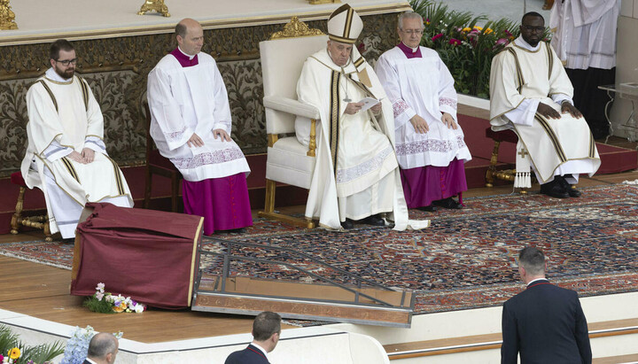 The icon that fell near the pontiff. Photo: ilmessaggero.it