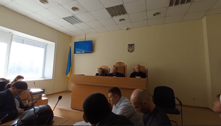 The court on eviction of monks from the Kyiv-Pechersk Lavra. Photo: video screenshot