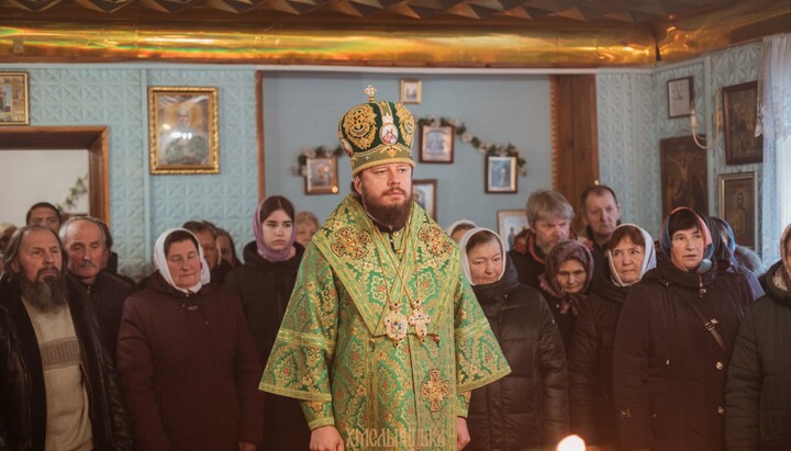 Archbishop Victor (Kotsaba) celebrated the liturgy in St. Michael's parish in the village of Stufchyntsi in the premises repurposed for the church on February 17, 2024. Photo: Khmelnytskyi Eparchy