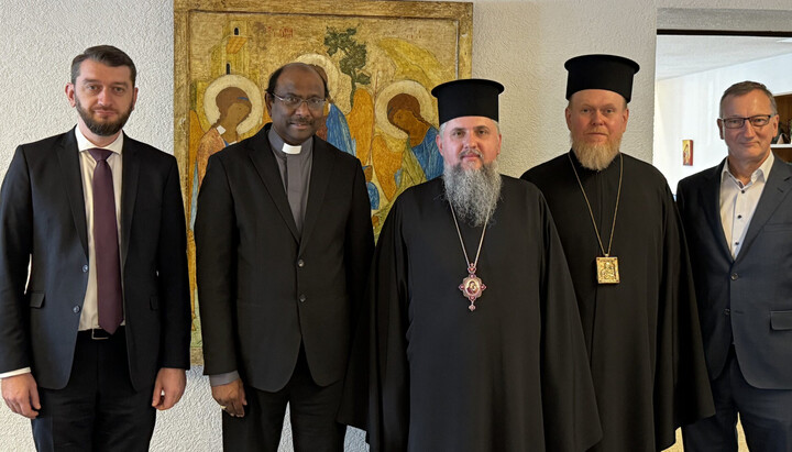 Epifaniy Dumenko and Evstratiy Zoria with representatives of the World Council of Churches. Photo: pomisna.info