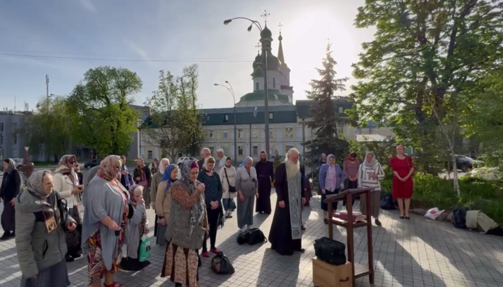 Prayer for clergy, journalists in detention. Lavra 11 April 2024. Photo: screenshot of video t.me/save_Lavra
