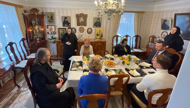 Міністр МВС Естонії у Пюхтицькому монастирі. Фото: ERR
