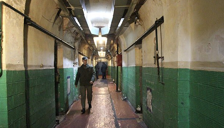 Coridorul din centrul de arest preventiv al închisorii Lukianovskaia. Imagine: rbc.ua