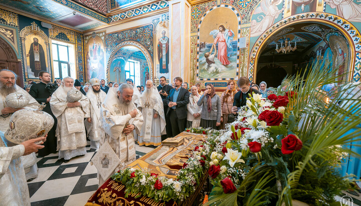 Блаженнейший Митрополит Онуфрий возглавил литургию в Великую субботу. Фото: news.church.ua